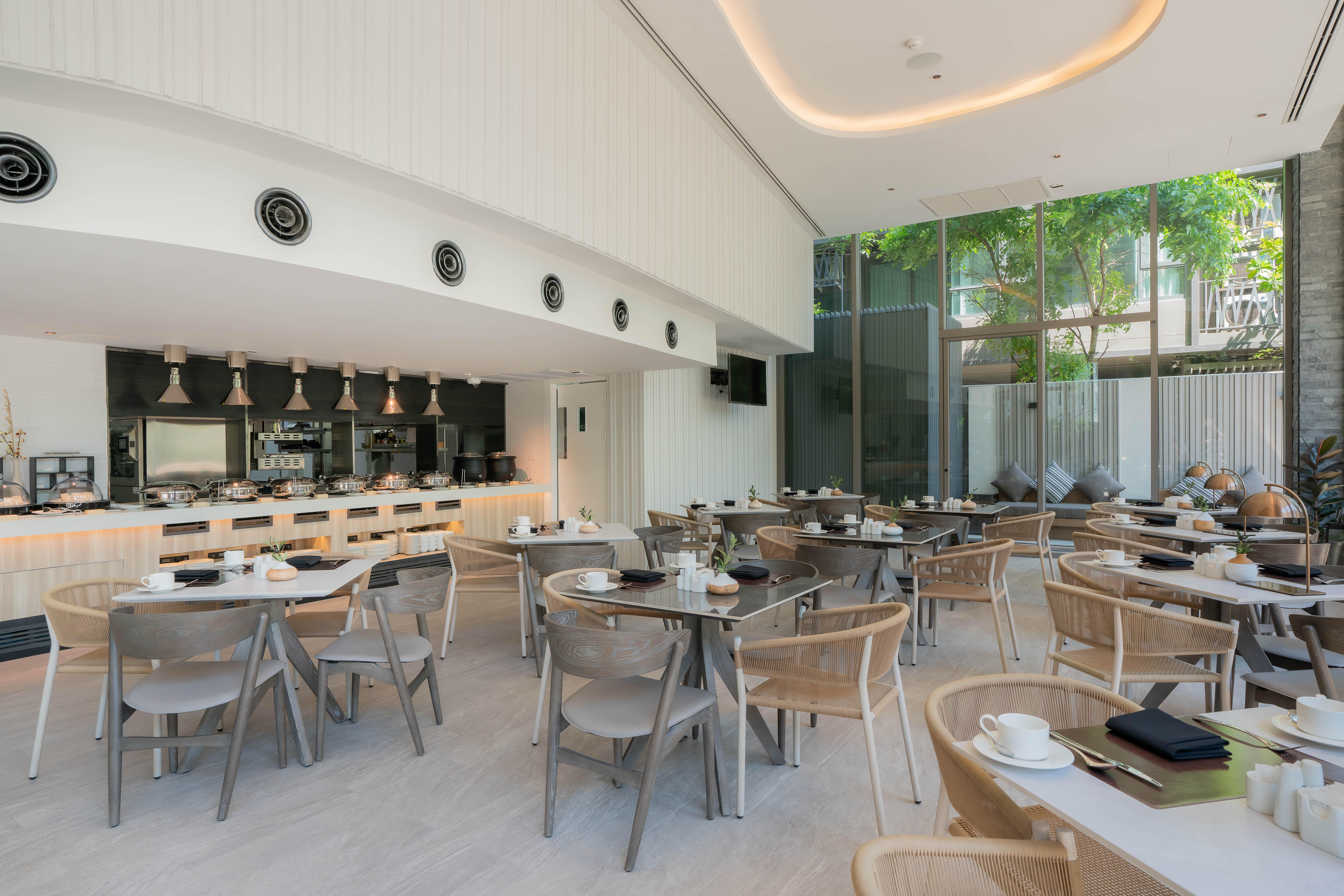 Best Western Premier Bayphere Pattaya - SHA Extra Plus Na Chom Thian Exterior foto The Terrace